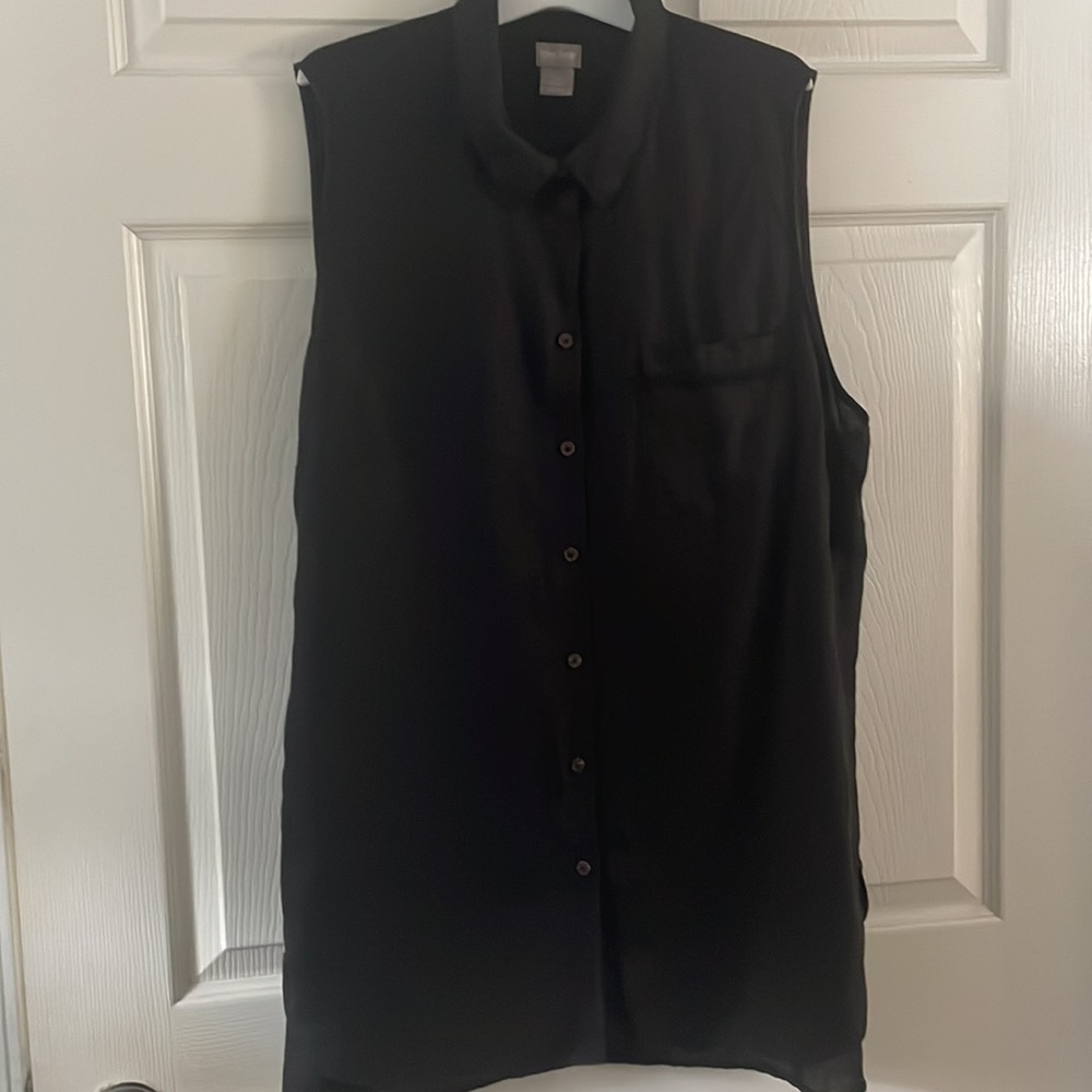 Chico 💯 % no iron LINEN no sleeve button down blouse LNC